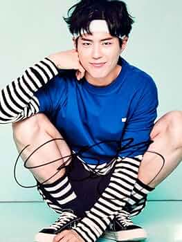 セール中…パク・ボゴム直筆サイン入り超大型写真…Park Bo-gum…② Amazon.co.jp: セール中…パクボゴム直筆サイン入り2Lサイズ写真