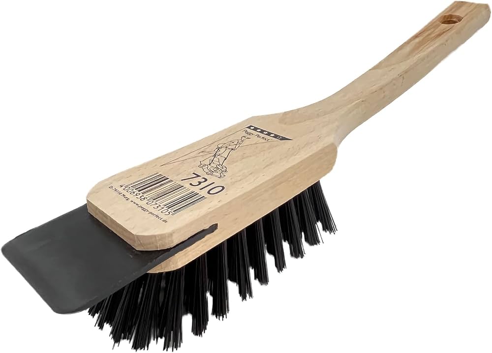 MagiDeal Brosse Nettoyage Tondeuse Rigide – Poils Durs PP & Manche Bois – Rouge – Outil Efficace Pour Herbe & Saleté