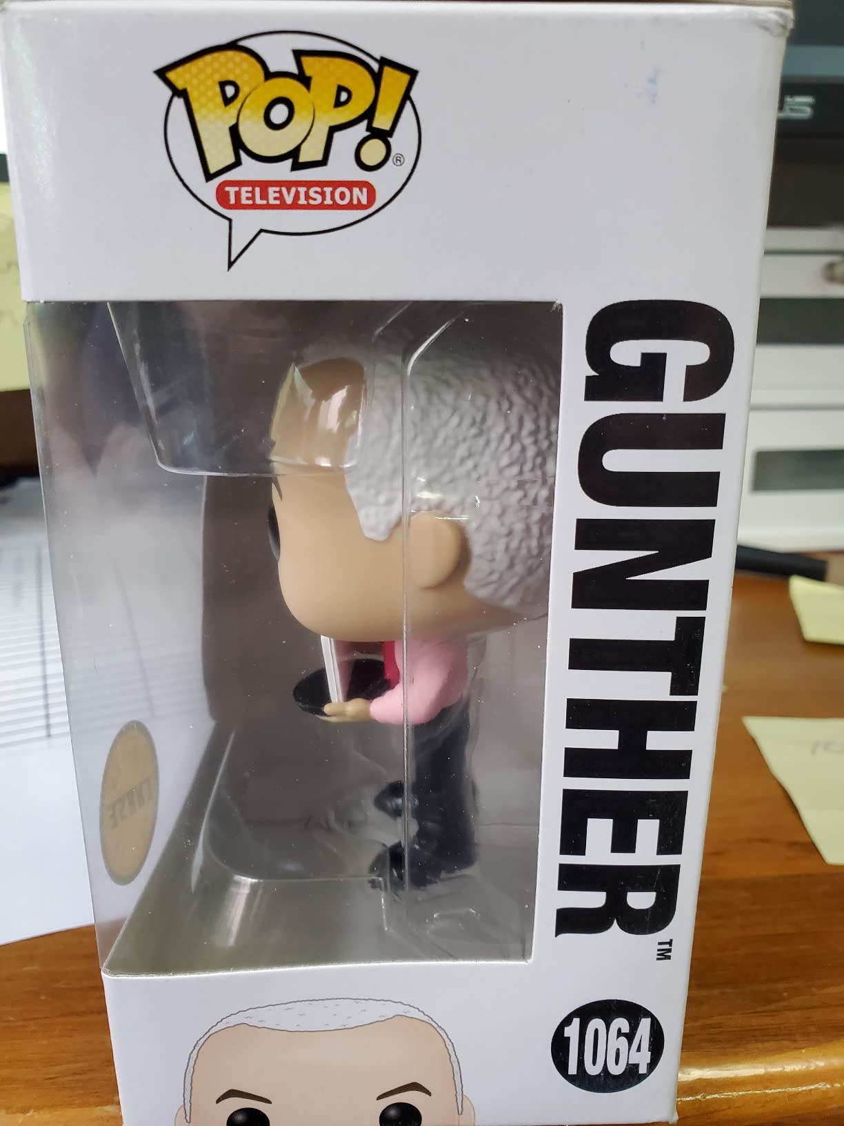 Gunter Figure Funko Pop! TV Gunter from Friends Chase Figure - Holding Right to ...