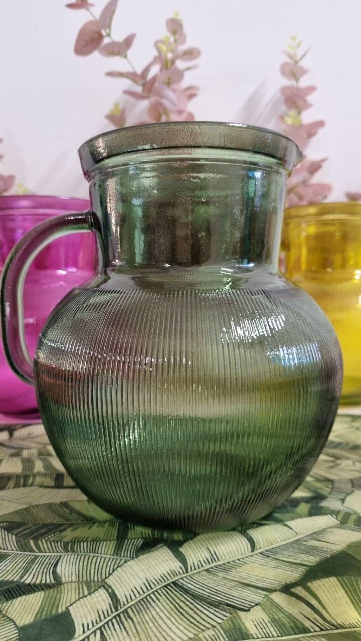 Keyhomestore - Jarra de mesa, fabricada en vidrio reciclado, altura 20 cm, diámetro 17 cm, color púrpura, ideal para contener bebidas alcohólicas y no alcohólicas. Idea de regalo para amigos. (Verde)