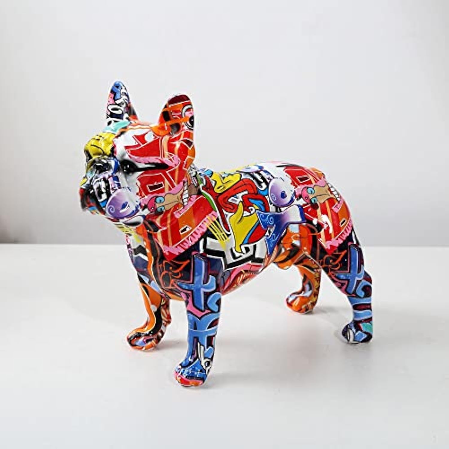 Statue bouledogue français origami en résine multicolore fond blanc