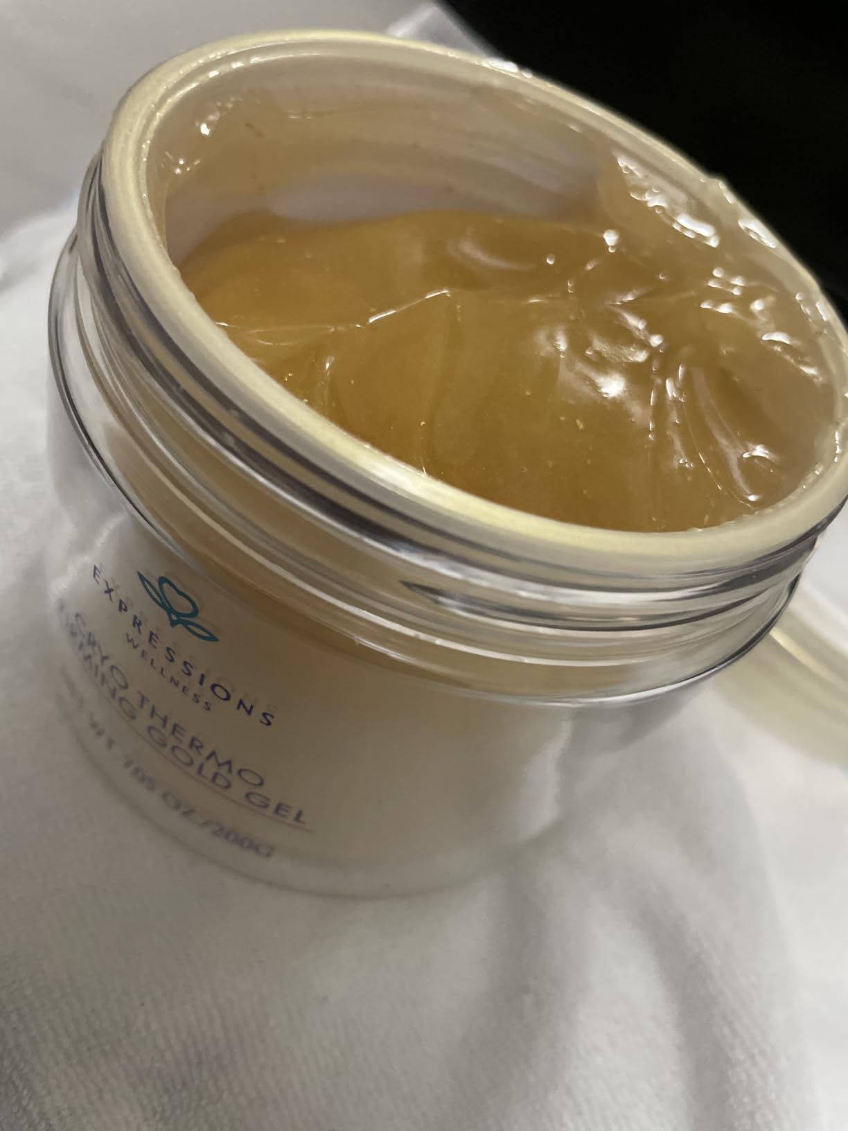 Forming gold gel