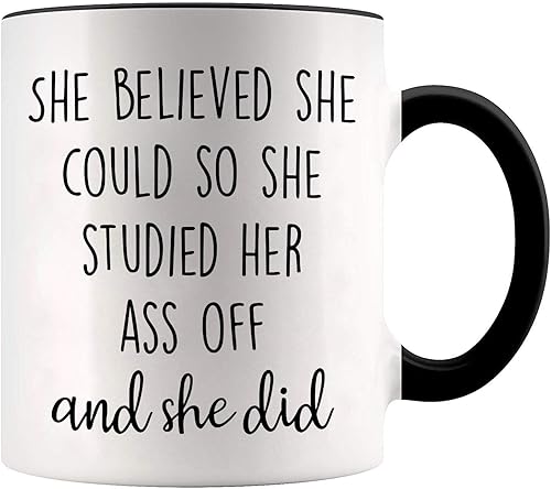 Apular She Believed She Could So She Did - Taza de café de graduación 2020 de 11 onzas para su maestría, MBA RN LPN, enfermera, practicante,