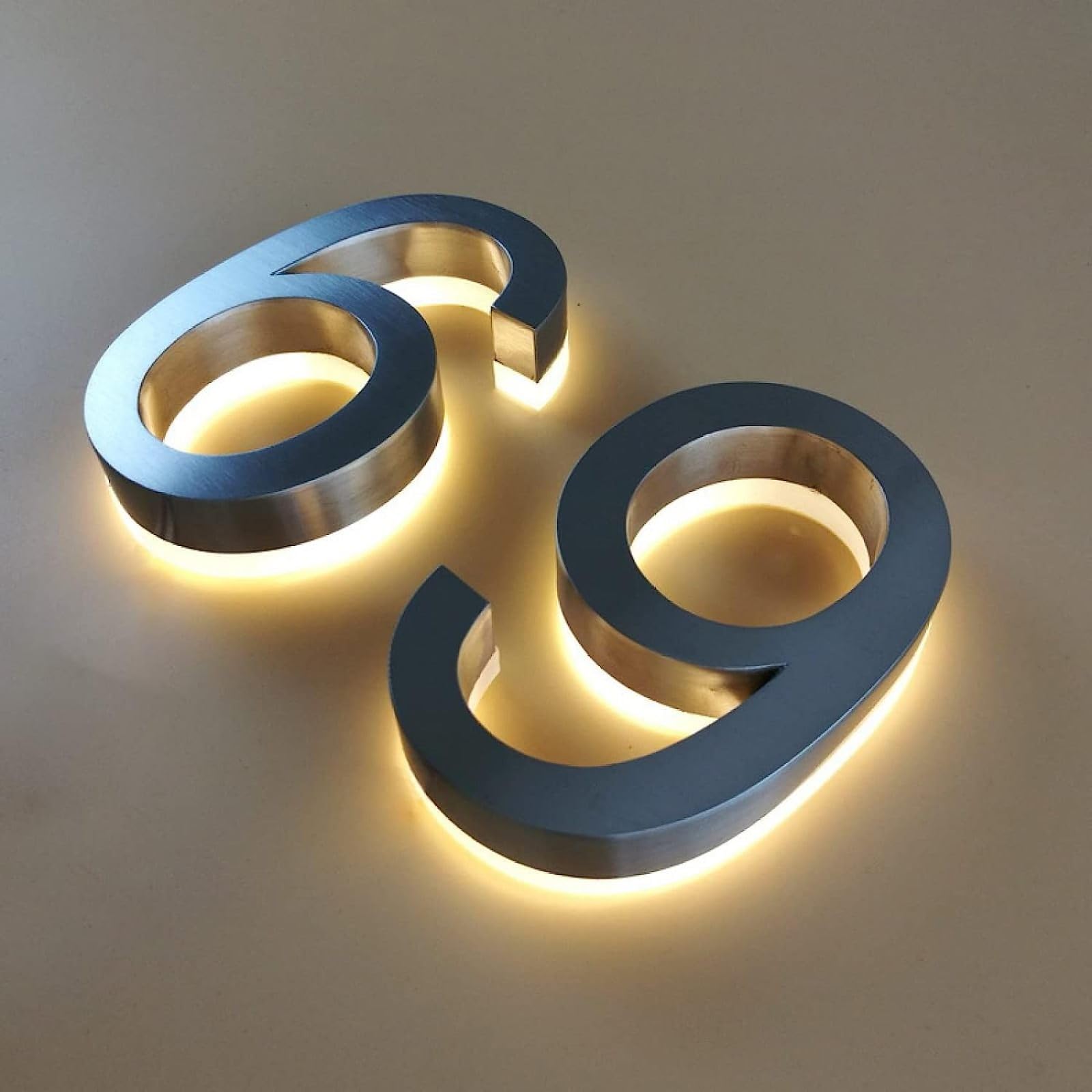 Von Hinten Beleuchtete LED-Hausnummern, Schwebende 3D-LED-Hausnummern, Beleuchtete Hausnummern Für Den Außenbereich, Modern. Warmweißes Licht