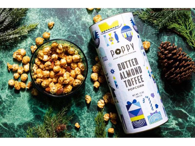 Miniatura 5 de igourmet The Best Christmas Snacks Gift Box  Surtido de golosinas navideñas artesanales con chocolates gourmet, galletas, patatas fritas y más,