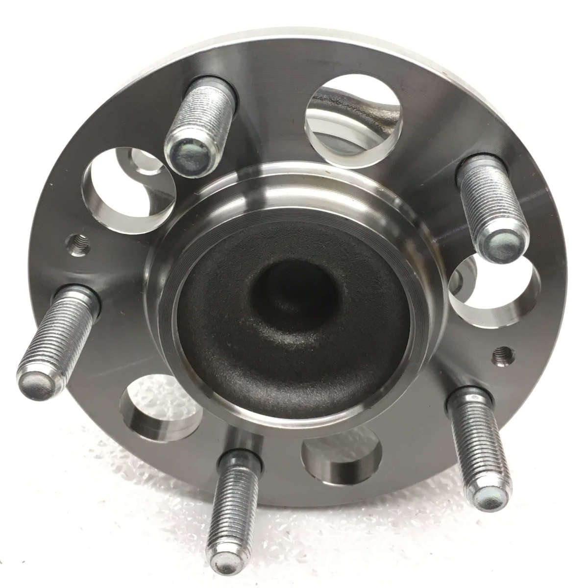 Amazon.com: Kia 52750-B2050 Axle Bearing and Hub Assembly : Automotive
