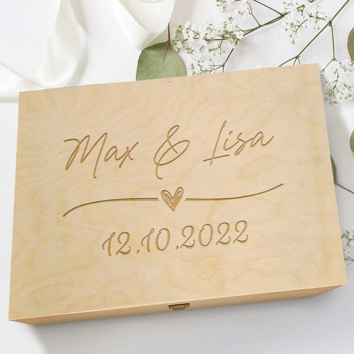 Erinnerungskiste mit Gravur für das Hochzeitspaar - im Wedding Love Design - Holzkiste Personalisiert mit Namen der Braut & des Bräutigams & des Datums - Geschenk zur Hochzeit Farbe Große Kiste