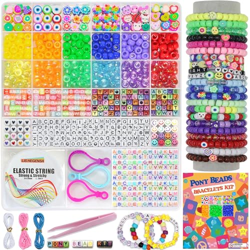 Perles pour tresses de cheveux et bracelets créatifs lors des après-midis en famille