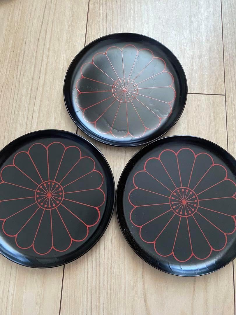 廣永窯 故坪島土平作 印花梅文喜久皿廣永窯 故坪島土平作 印花梅文喜久