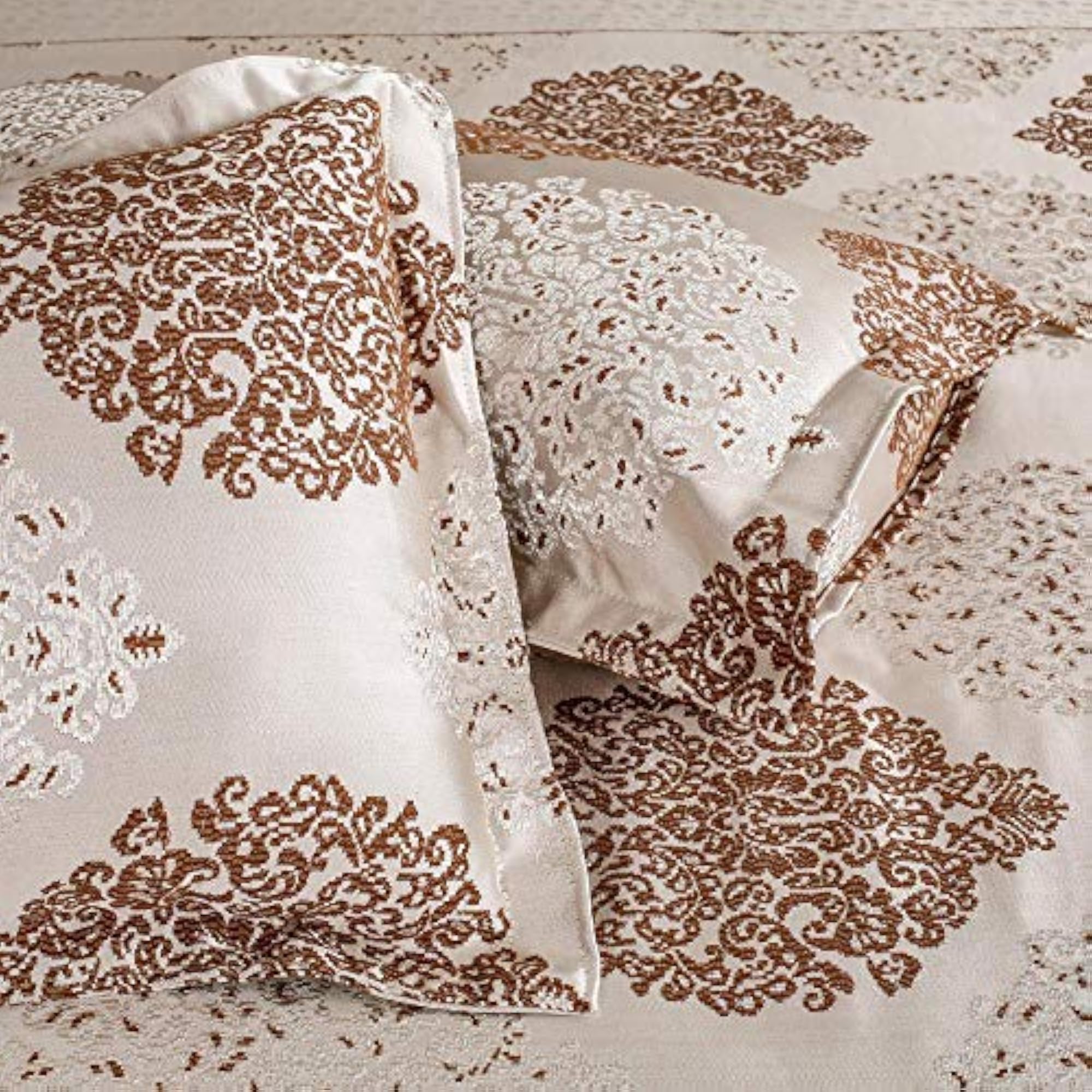 Poly Cotton Styria Satin Double Bedcover with Pillow Covers