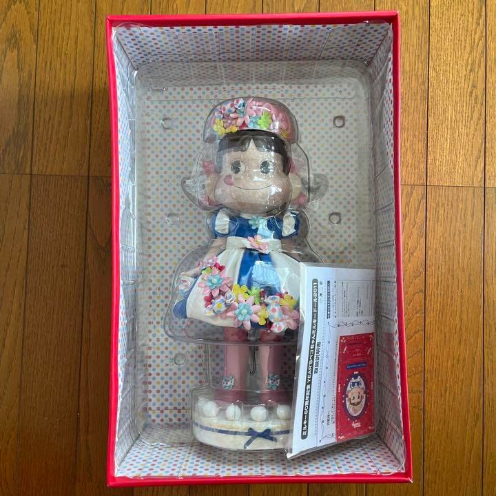 ミルキー60周年記念 YEARSペコちゃんミルキードール 2011
