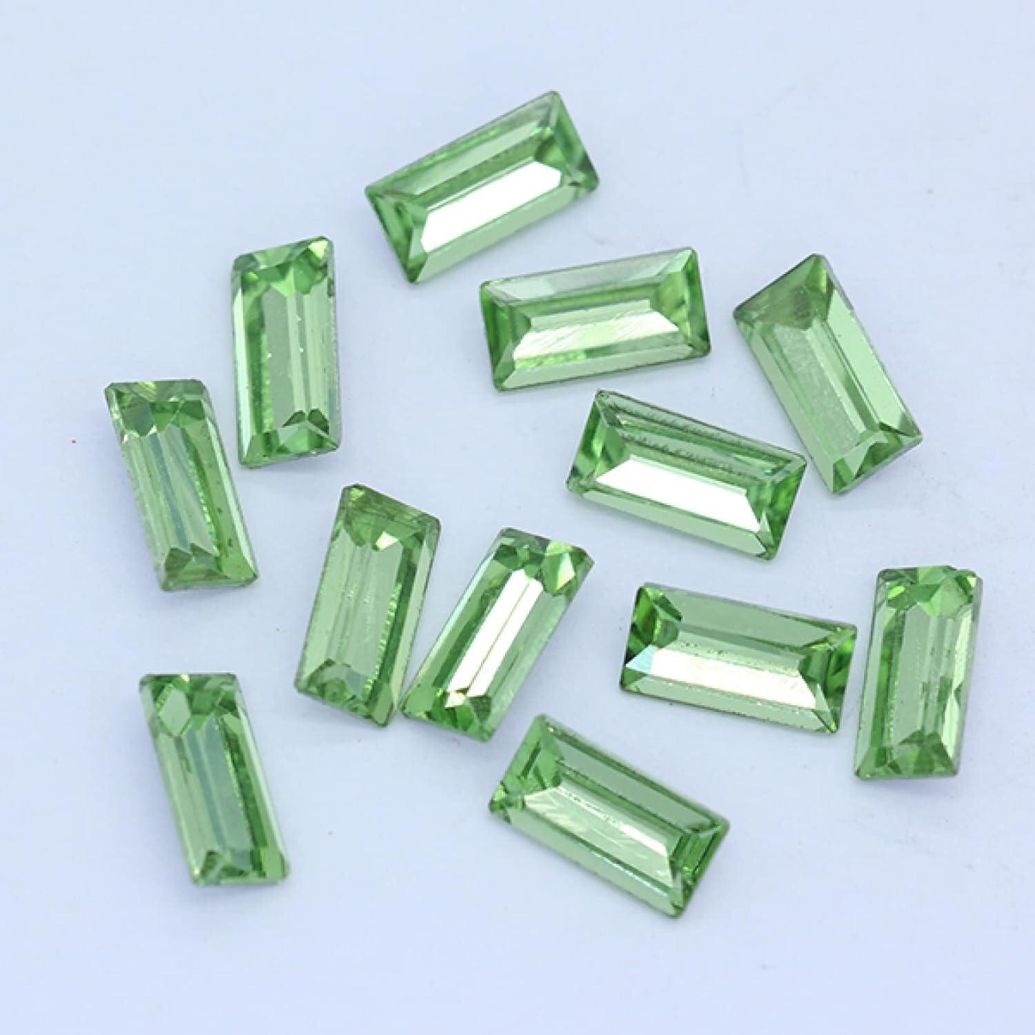 cyrkonie, Kolory Prostokąt Punkt Folia Tylna Szkło Kamień Fasetowany Kryształ Cyrkonie Sztuka Paznokci Dekoracja DIY Biżuteria Robienie Koralików(Light Green,10x30mm 4pcs)