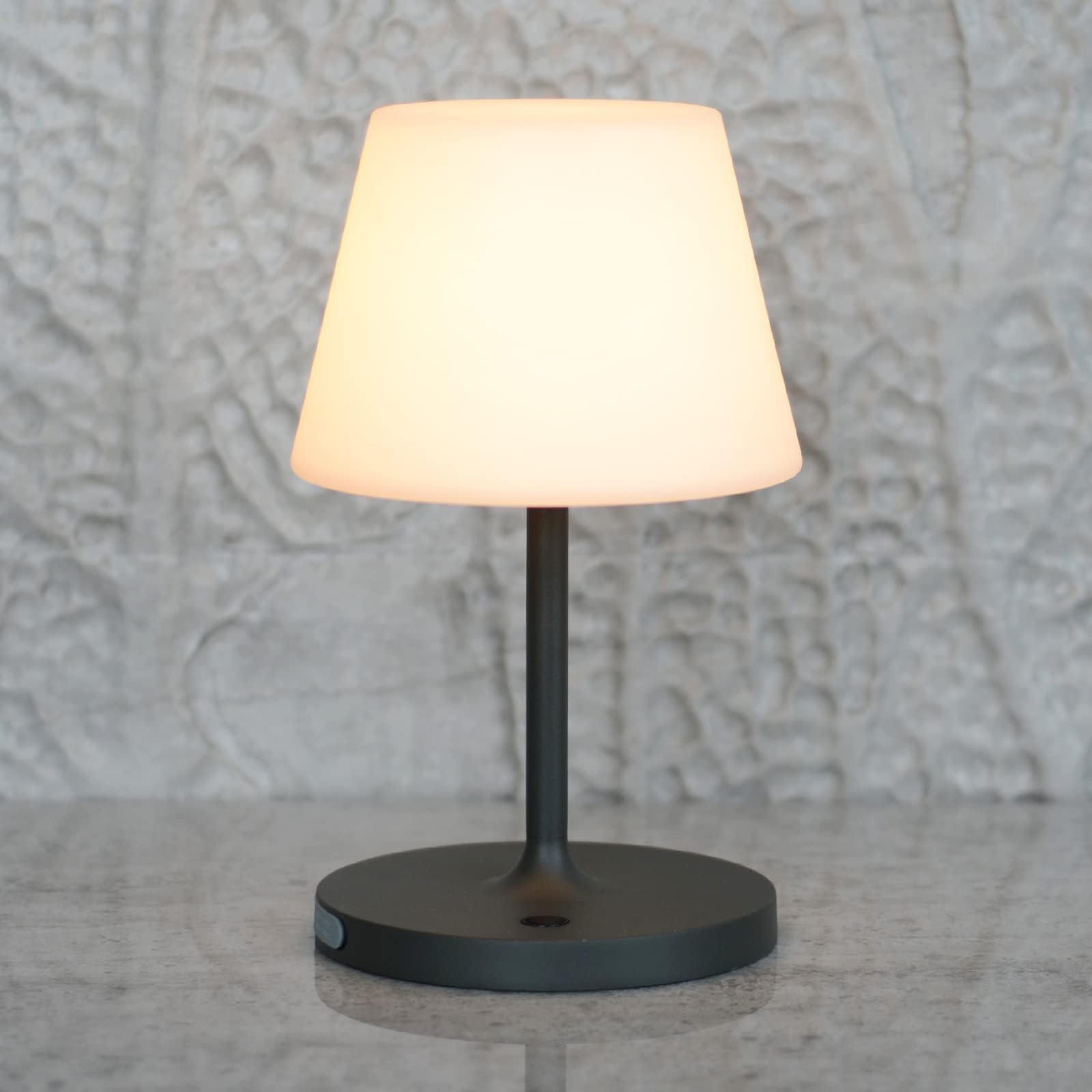 LIGHT YOUR PATIO LED Rechargeable Weatherproof Outdoor Table Lamp ...