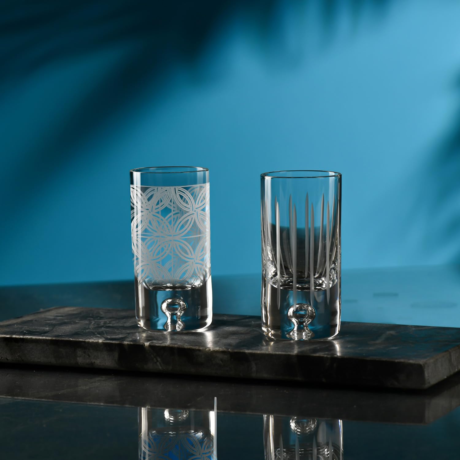 Krosno – Verres à Vodka, Liqueur et Spiritueux 50 ml, Lot de 6 – Verre en Cristal – 2 Motifs de Taille – Faits et Taillés à la Main – Collection Saga – Idéal comme Cadeau