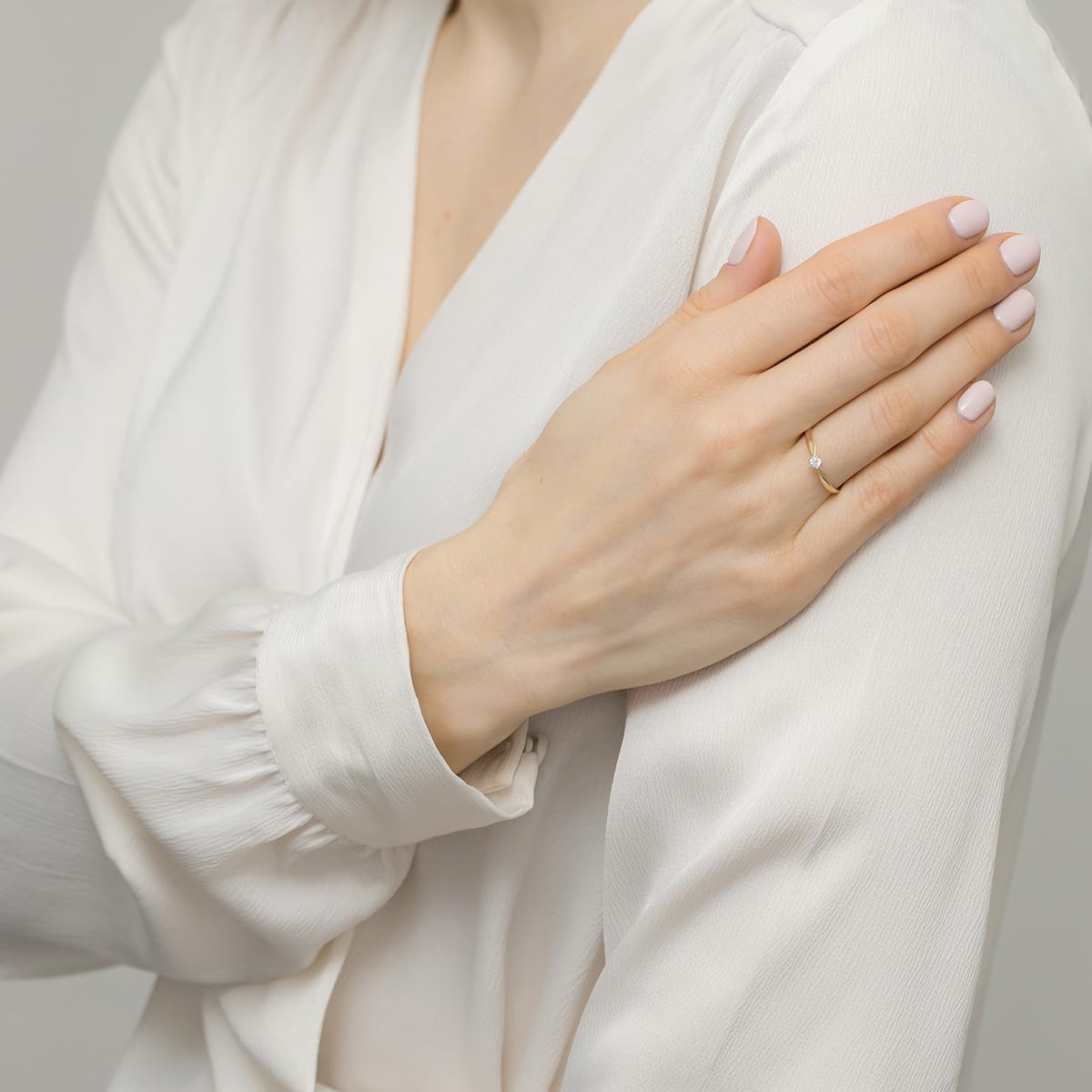 MARKO Eleganter 333 Gold Damen Ring mit Solitär – Echtgold Verlobungsring/Vorsteckring