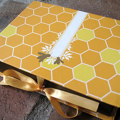 Signature Line Boxed Honey Bees Notecards in Honey | Rungtong & Co. Stationery Line