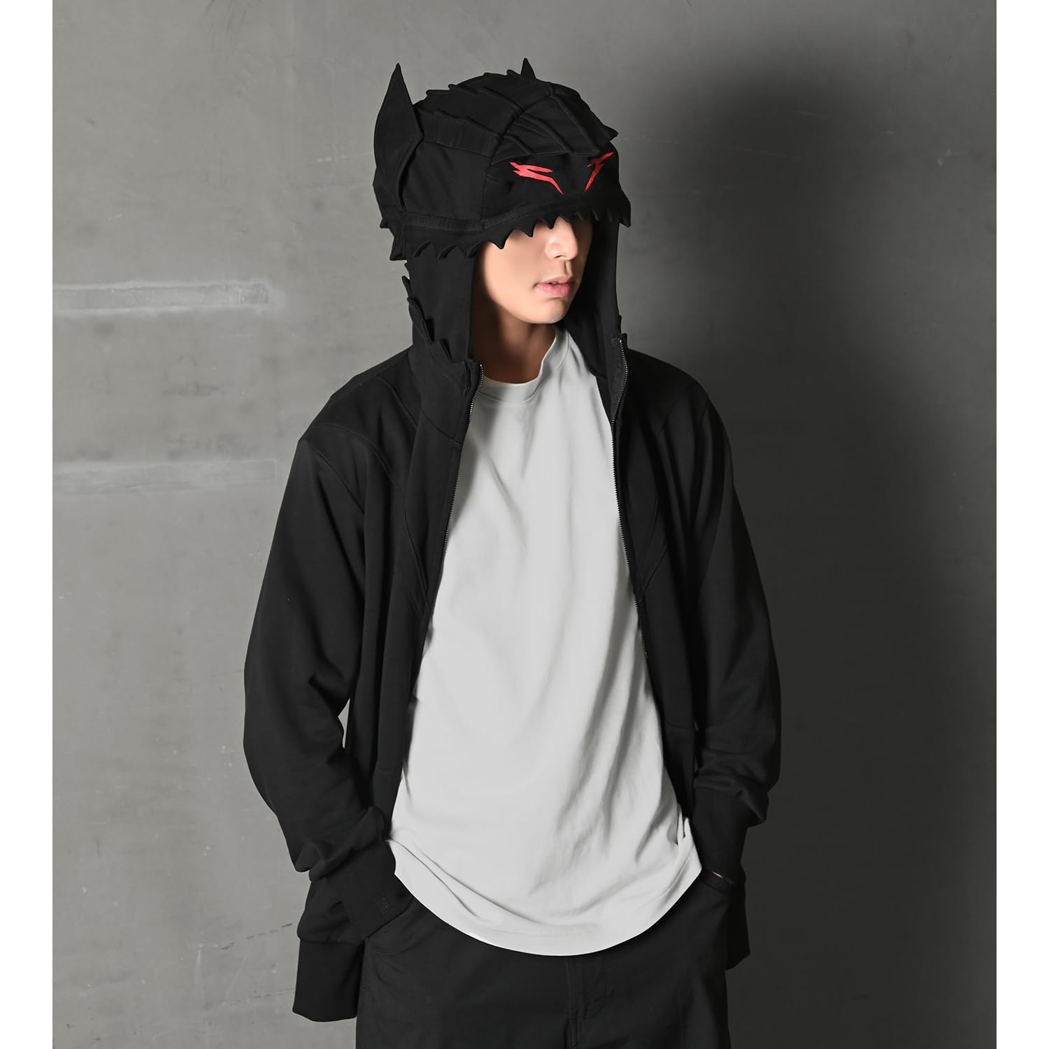 ア*シ様 黒 パーカー ベルセルク　ベルセルク展　レア　激レア ベルセルク】ガッツ｜狂戦士の甲胄パーカー - AMNIBUS