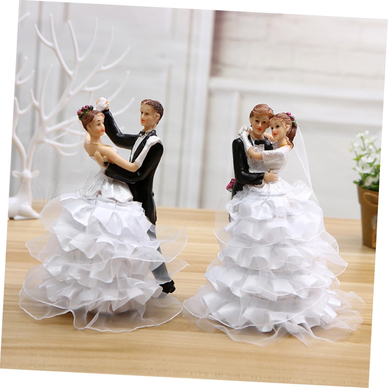 Cabilock Mini Décorations Paysagères Détaillées en Résine 2pcs Figurines de Mariage pour Décoration de Gâteau Créative Adaptées aux Jardins Féeriques et Collections Miniatures