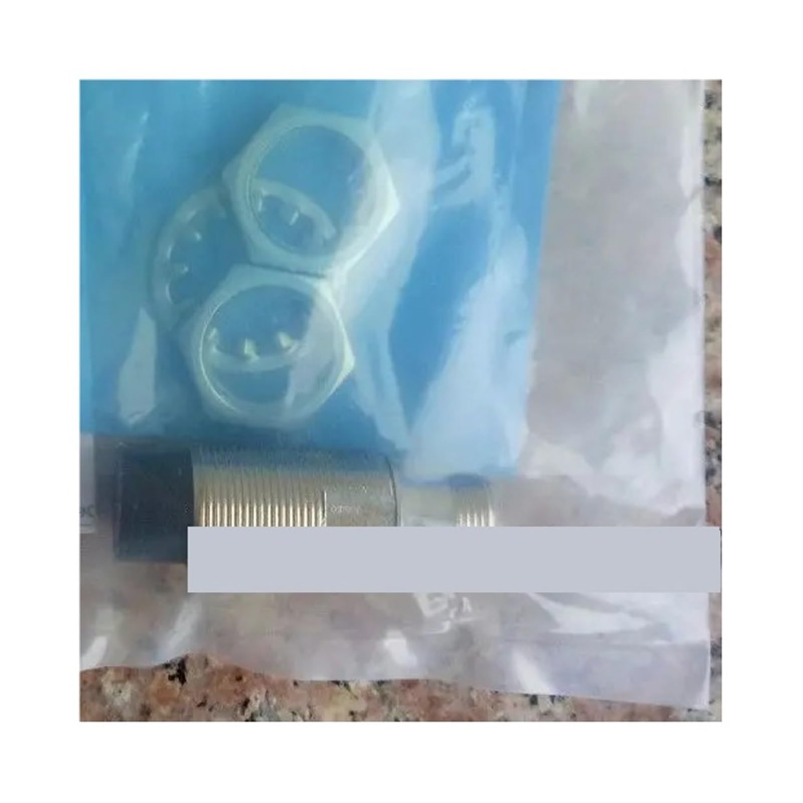 Capteur E2A-M18KN16-M1-B2 résistant aux vibrations pour automates de tri