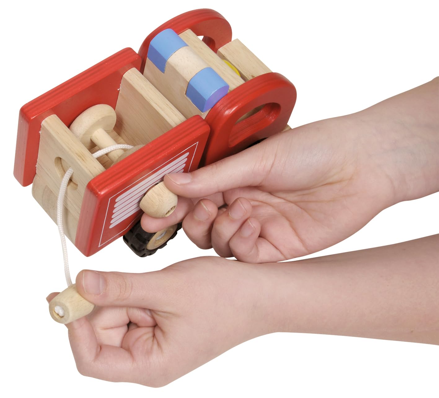 goki Feuerwehrwagen – Klassisches Holzspielzeug mit ausziehbarer Leiter, Rückzugmotor und Holzfigur, fördert Motorik und kreatives Spielen, ideal für Kinder ab 2 Jahren 16,7 x 9,1 x 10,5 cm