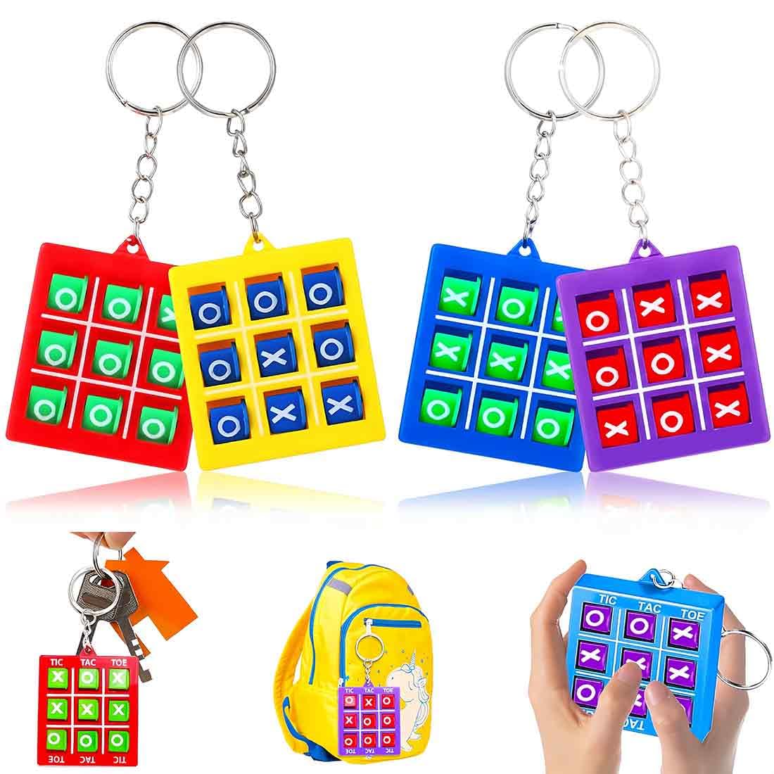 AFCJLTO Set di 4 Portachiavi Tic Tac Toe in Plastica Durevole per Mini Zainetti con Moschettone per Feste di Compleanno o Bomboniere alla Moda