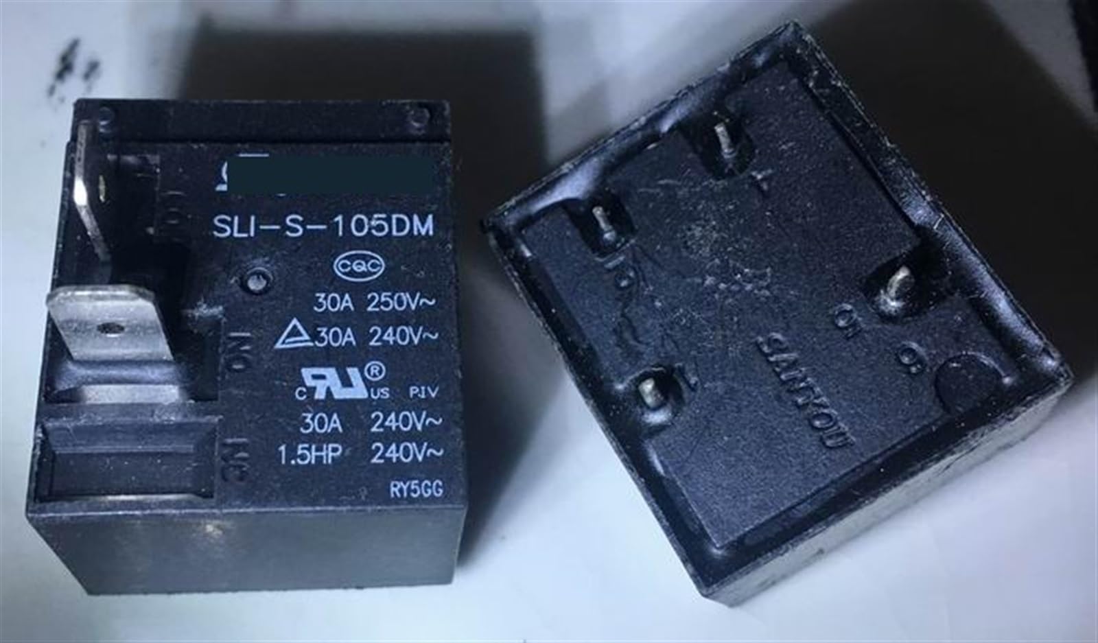 Relé 4 pines SLI-S-124DM para sistemas estables de 24V DC 3