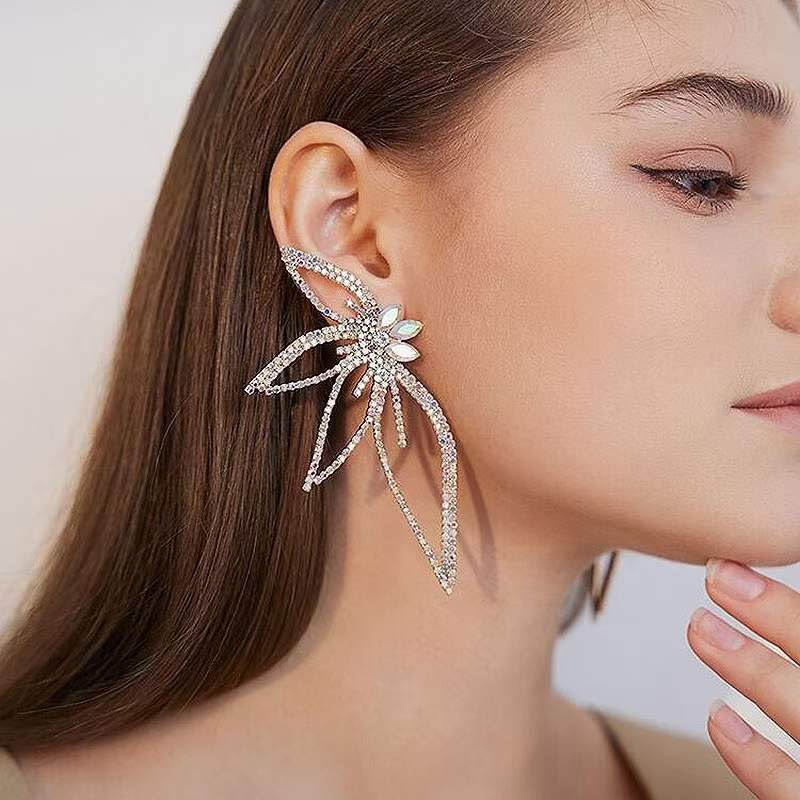 Silver Butterfly Stud Shiny Crystal Wing Earrings Large Butterfly Stud Shiny Leaf-shaped Flower Stud Boho Chic Retro Crystal Personality Earrings3