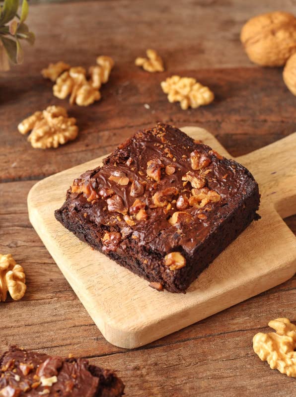 Image of LILA DRY FRUITS 100% Natural Raw Walnut Kernels 4pcs & 2pc. Mix Value Pack | Premium Akrot Giri | High in Protein & Iron | Low Calorie Nut | Dry Fruit 900gm