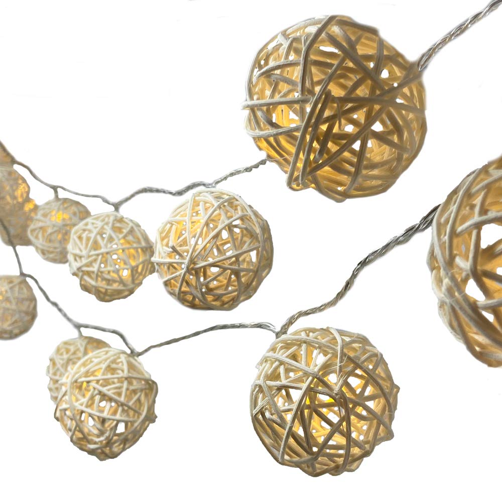 Blaze On Wicker Ball Fairy Lights (Natural Cream) – 30 Warm White LED Lights – Hand-Woven Wicker Balls Made from Natural Rattan – USB Powered and Includes UK 3–Pin USB Adapter