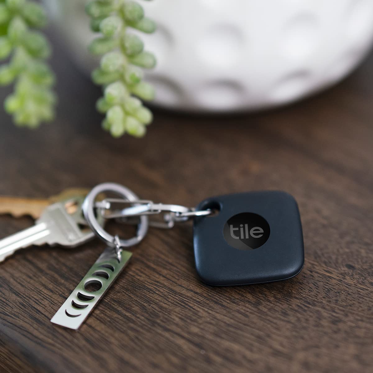 Tile Essentials (2022) Lokalizator Bluetooth do namierzania zagubionych kluczy, portfeli, pilotów i innych przedmiotów, 4 Pak (2 Mates, 1 Slim, 1 Sticker), aplikacja iOS i Android, Czarny