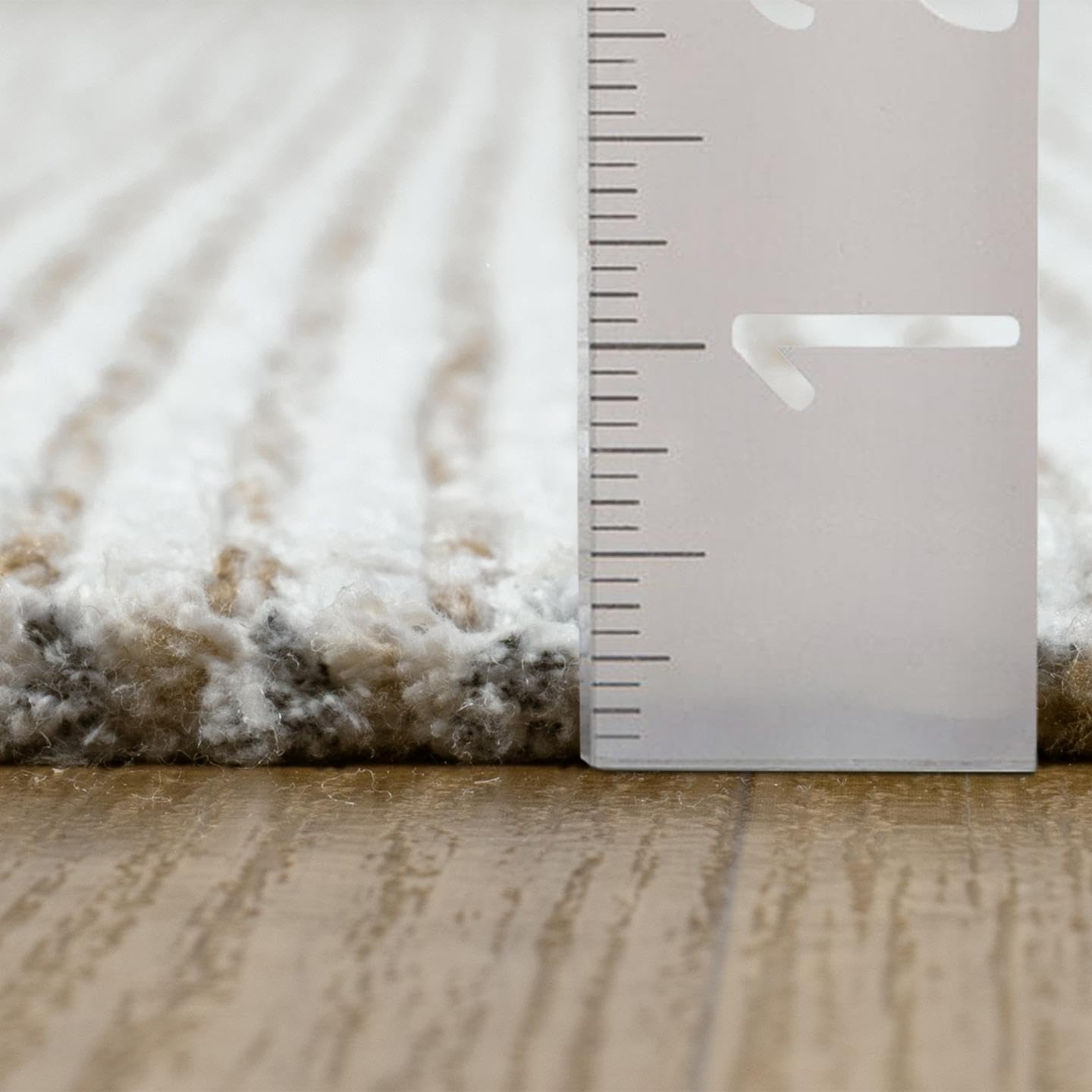 LUXE WEAVERS Machine Woven Two-Tone Beige White 6x9 Area Rug, Indoor Stain-Resistant Fringed Carpet