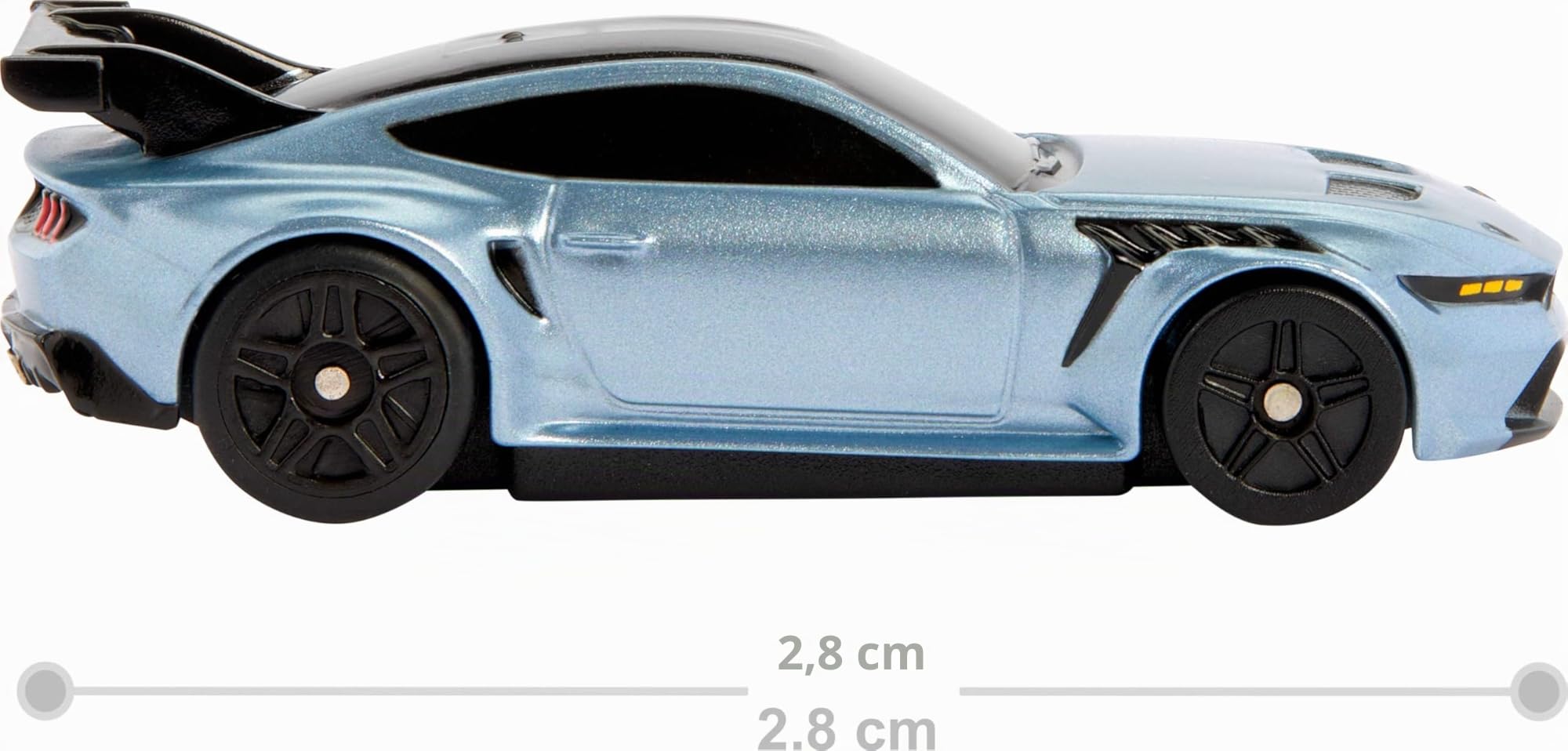 Hot Wheels Auto giocattolo radiocomandata, con telecomando, scala 1:64, Ford Mustang, pulsante booster per gara e acrobazie su pista o fuoripista, ricarica con cavo USB