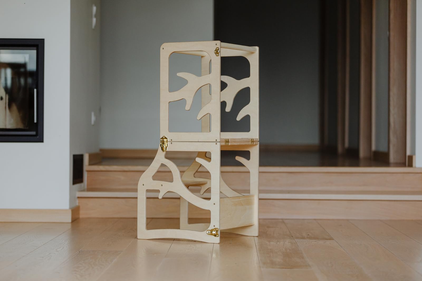 Weco Montessori Kinder Lernturm 2 in 1 Baum Design Tritthocker FSC Zertifikat Schreibtisch Montessori Möbel Küchenhelfer klappbar Stylisch Lernturm (Lackiert)