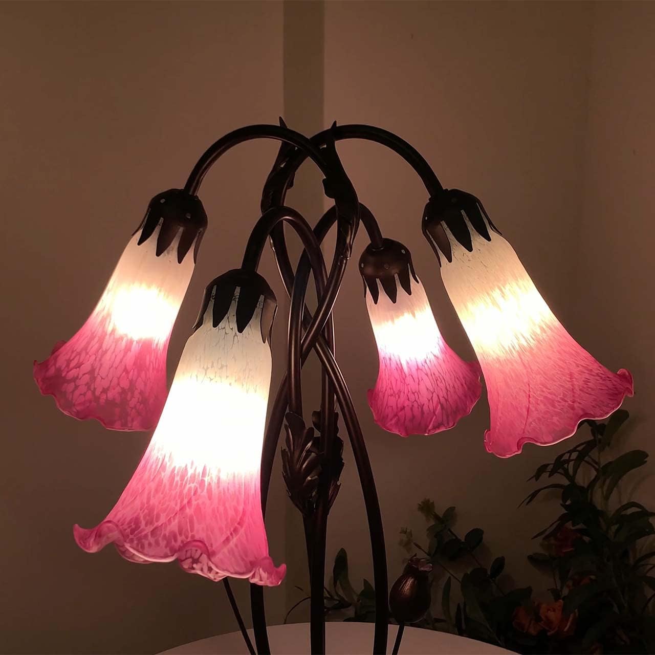 Bieye L30848 Lampa stołowa z dmuchanego szkła w kwiaty lilii do dekoracji salonu i sypialni (4 światła, różowa)