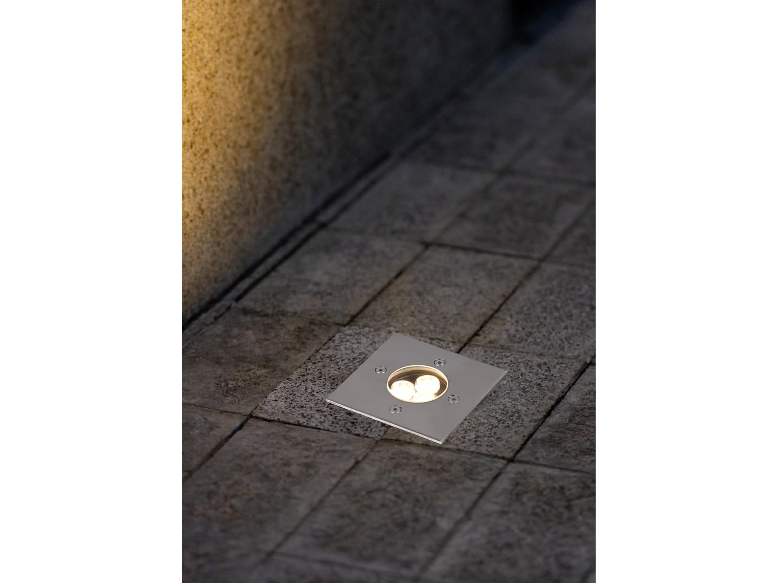 Set di 2 faretti da incasso a LED angolari da pavimento, in acciaio inox, 11 x 11 cm, grado di protezione IP65, portata fino a 2000 kg, illuminazione ideale per esterni
