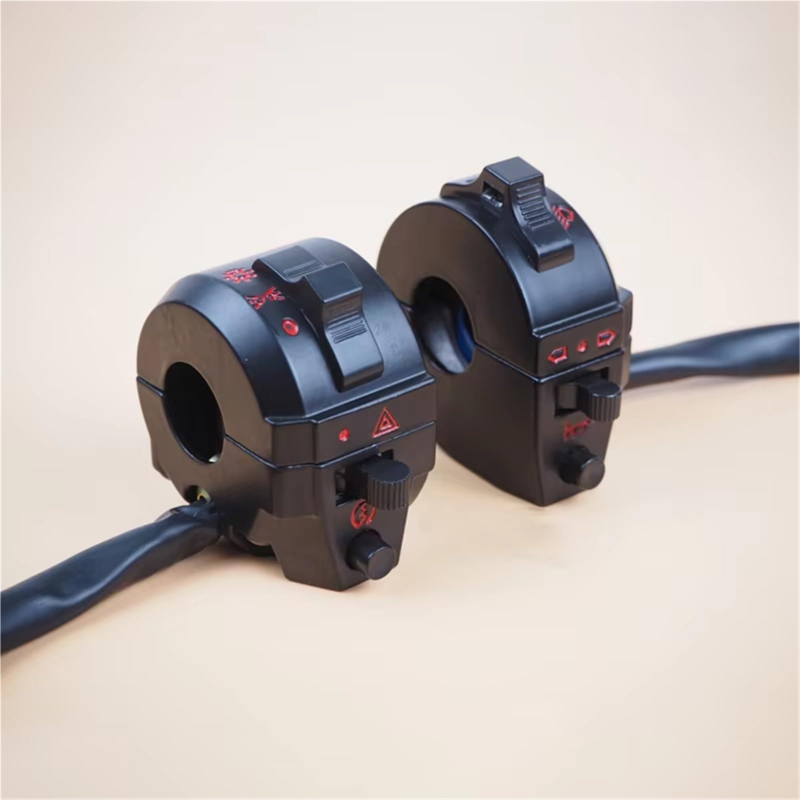 2 Pezzi 7/8""22mm Interruttore Controllo Lato Sinistro Destro Manubrio Motocicletta ATV Abbaglianti/anabbaglianti Interruttori Clacson Indicatori Direzione Interruttore Interruttore Di Accensione a Ch