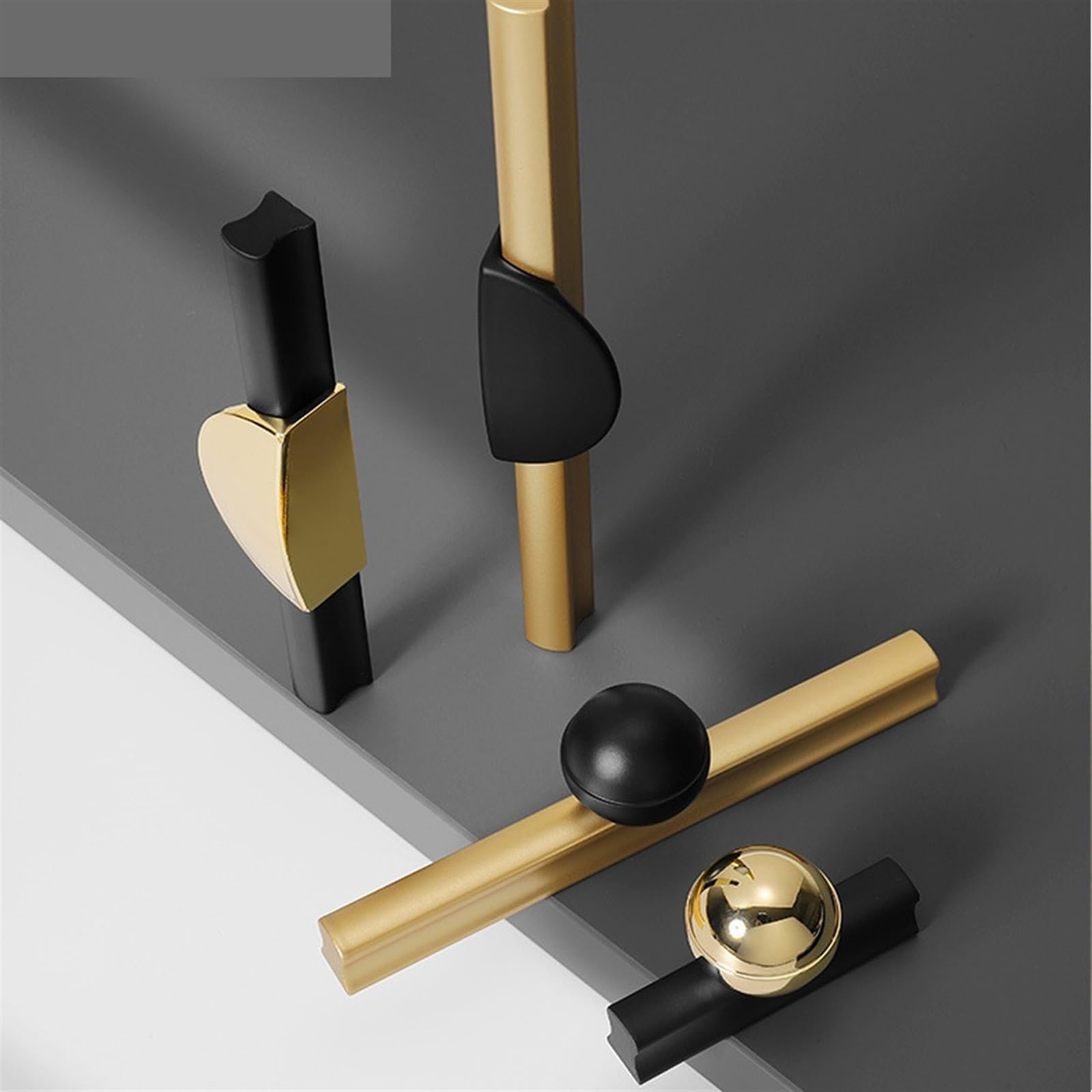 Poignées de meuble 192mm dorées pour remplacer vos vieux boutons de placard