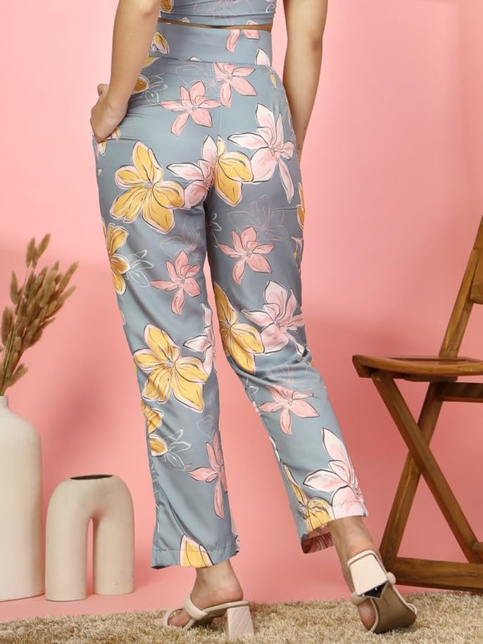 Image of OOMPH! Crepe Cropped Pants for Women