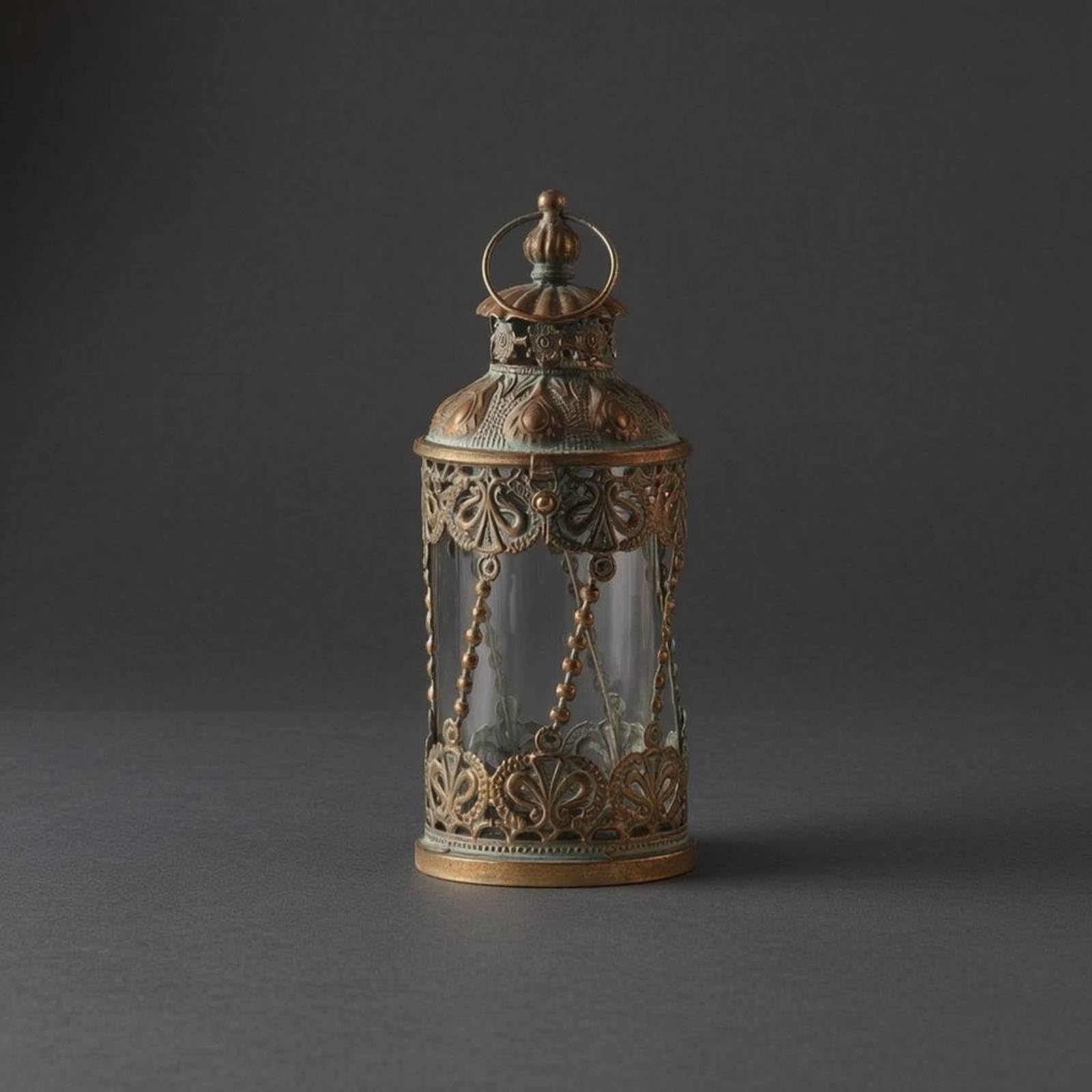 B Baosity Portavelas de Vidrio Hierro Farol Decorativo Antiguo Bronce Soporte de Vela Linterna con Trabajo en Base y Parte Europeo Adecuado para Salón Estudio Dormitorio, 12.5 12.5 29