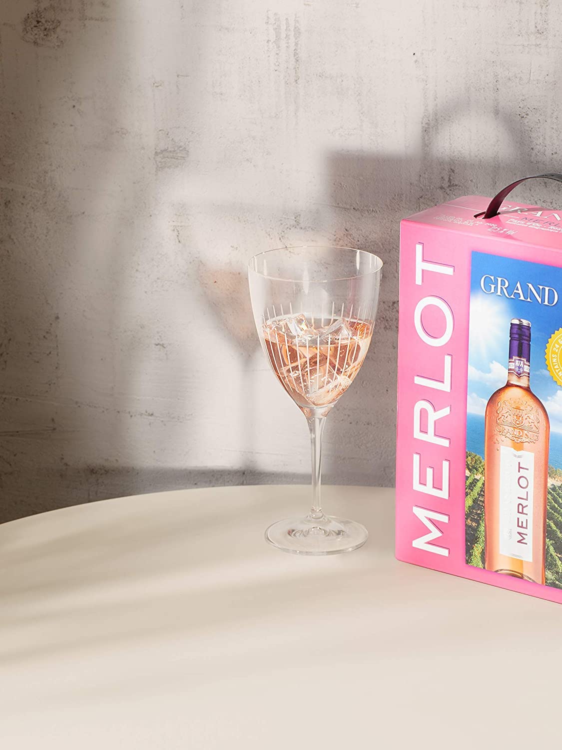 Arthur Metz - Crémant Blanc d'Alsace Brut, Méthode traditionnelle, vieilli sur lattes (6 x 0,75 L) & Grand Sud - Merlot Vin Rosé du Pays d'Oc, France - Bag in Box 3l (1 x 3 L)