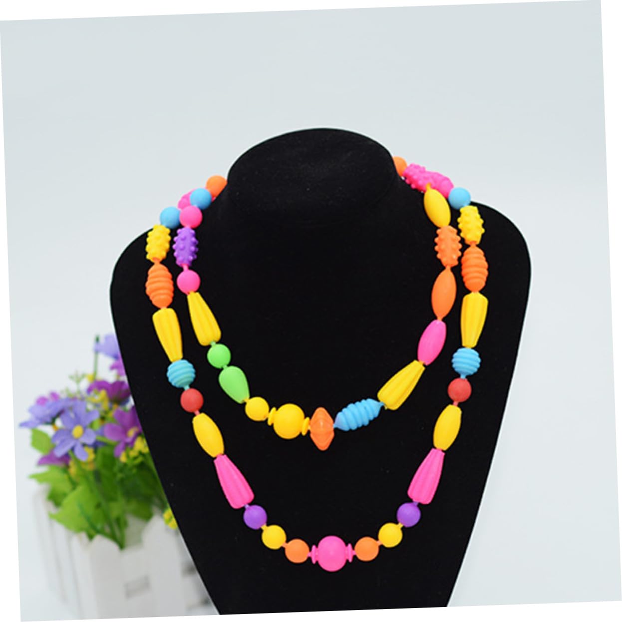 ERINGOGO 1 Boîte Coffret Perles Plastique DIY pour Filles Perles Colorées Variées avec Boîte de Rangement Portable Kit Bricolage Bracelet et Collier Activité Créative Garçon Fille pour