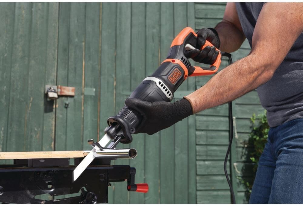 BLACK+DECKER 7 Amp Electric Reciprocating Saw with Removable Branch Holder (BES301K)