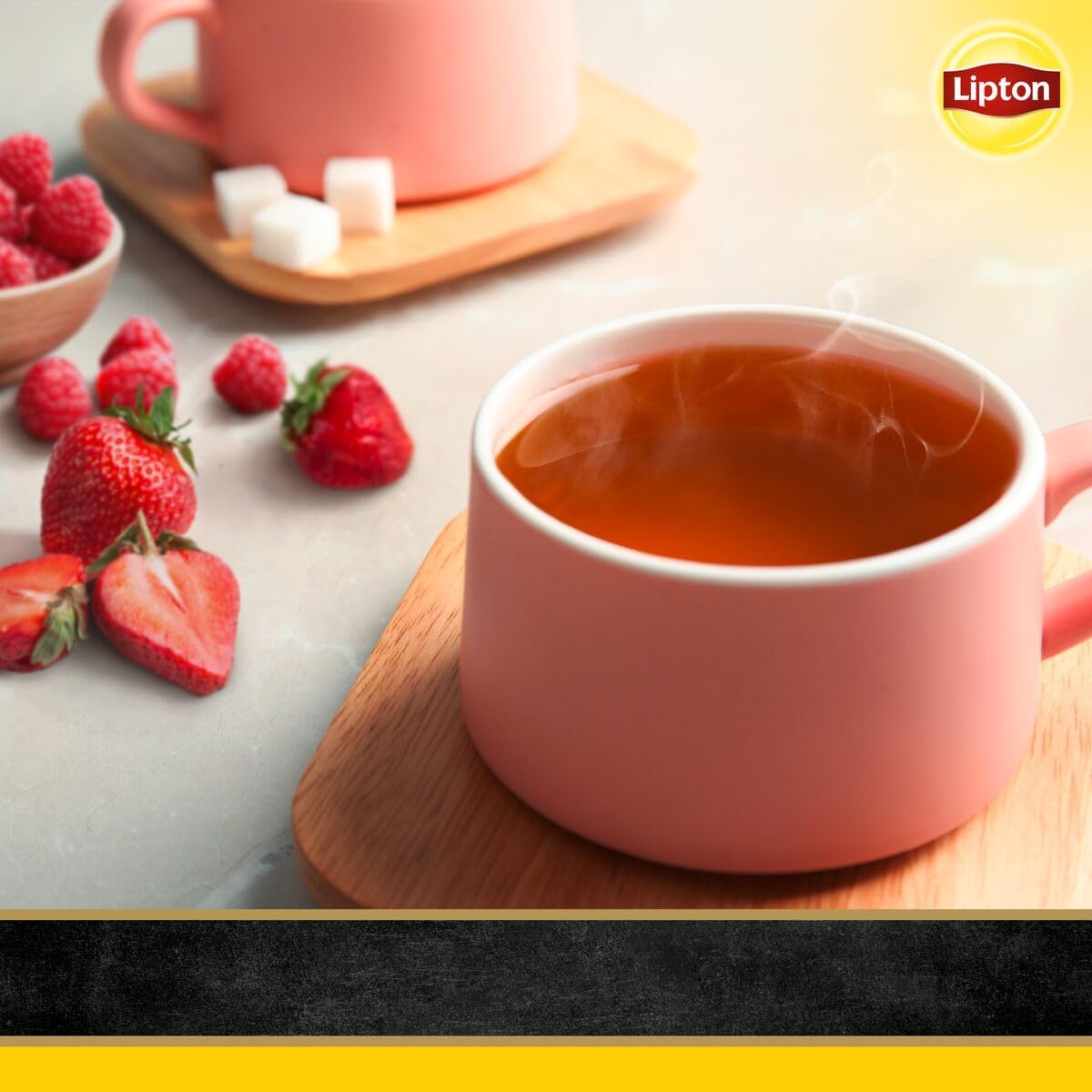 Lipton Schwarztee Forest Fruits, mit Erdbeeren aus Frankreich, für einen Moment der puren Freude, 12 x 20 Pyramidenbeutel