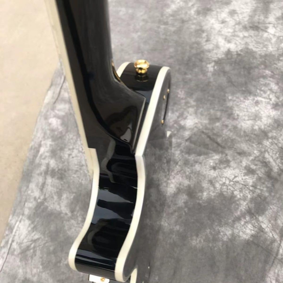 Gitara elektryczna Single Cut, korpus z litego mahoniu, podstrunnica palisandru, Sunburst Gold