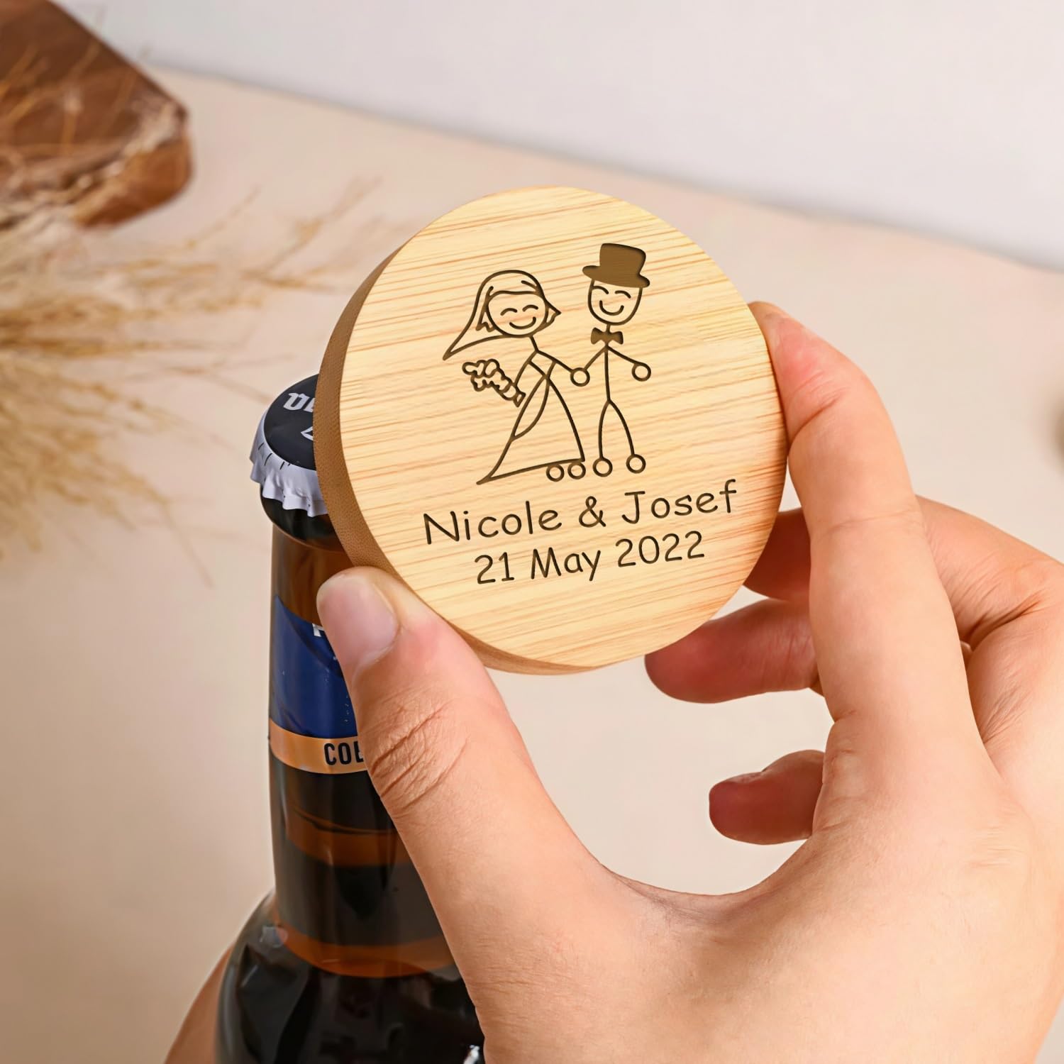 Abridor De Botellas De Madera Redondo Personalizado, Imán For Nevera, Nombre Y Fecha Grabados Personalizados, Abridor De Tapas Cerveza, Recuerdo Creativo Recepción Boda, Recuerdo Bautismo(100PCS)