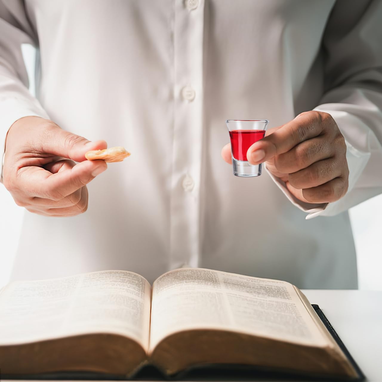 Cabilock 24 bicchieri in vetro trasparente riutilizzabili per comunione, bicchieri sacramentali per comunione standard, piccoli bicchieri per servizio in chiesa per battesimo, servizio domenicale e