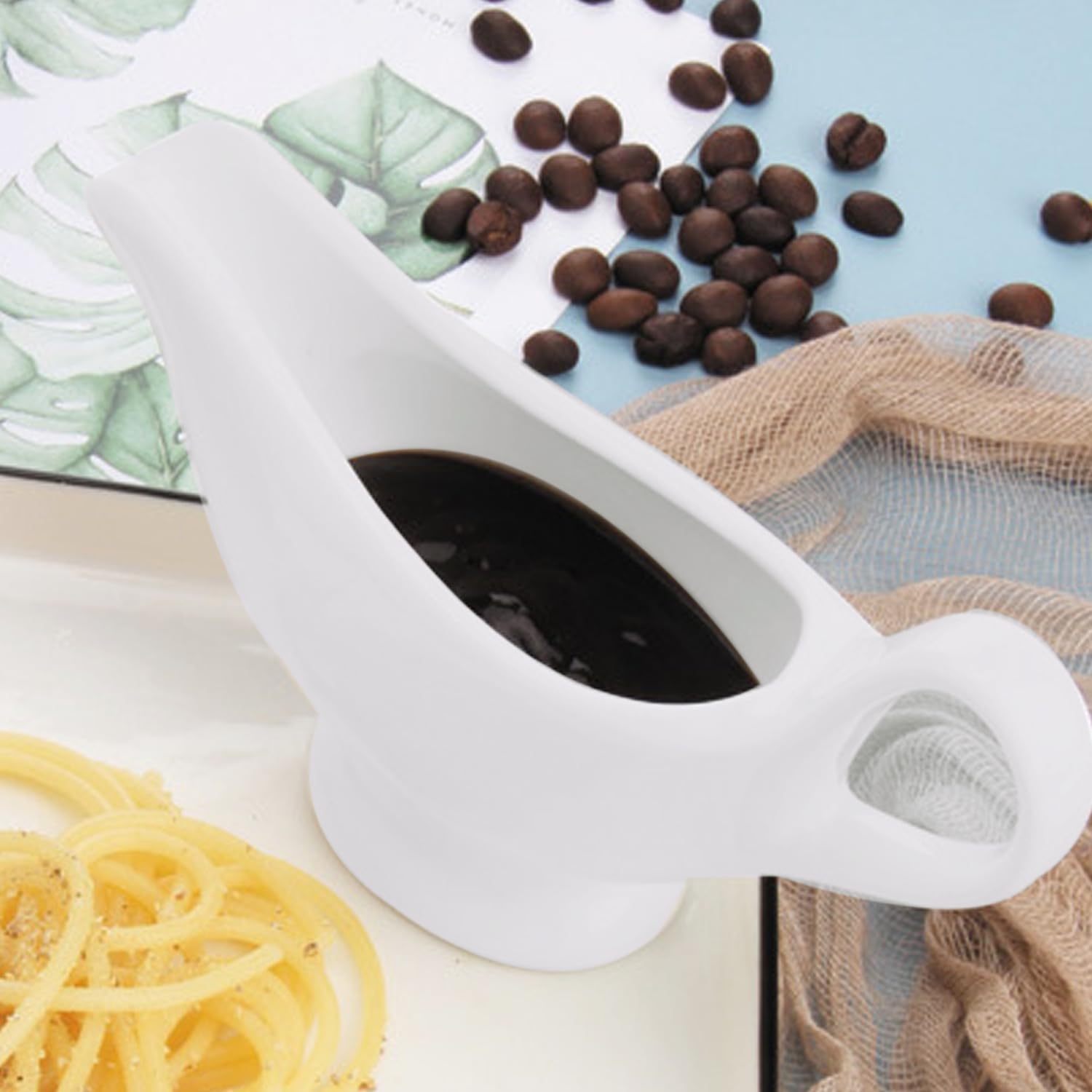 Nizirioo - Saldera de porcelana (310 ml, bote de salsa con asa, contenedor para aderezos, crema, caldo de leche, diseño elegante, gran asa