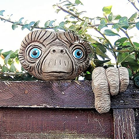 Tree Face Garden Ornaments Outdoor,Elf Out The Door Tree Hugger Whimsical Tree Sculpture Gnome Ornaments for Outdoor Trees Fences and Walls Cover