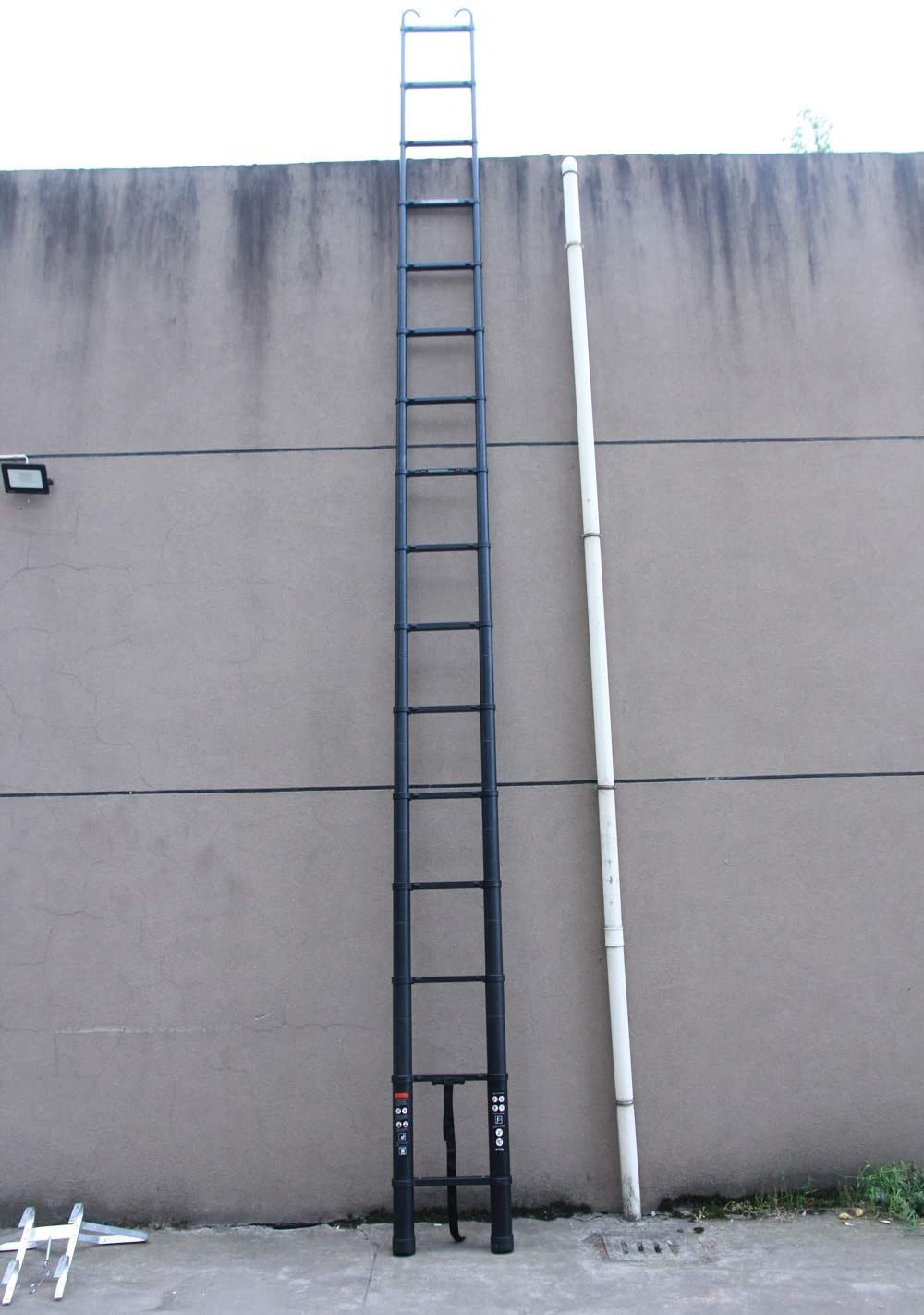 Scala telescopica 6,2 m/20,35 ft Scala Retrattile Multiuso Estensibile in Alluminio Pieghevole Portatile Salvaspazio Certificato EN131 Carico massimo 150 kg/330 lb con Gancio Tetto Rimovibile