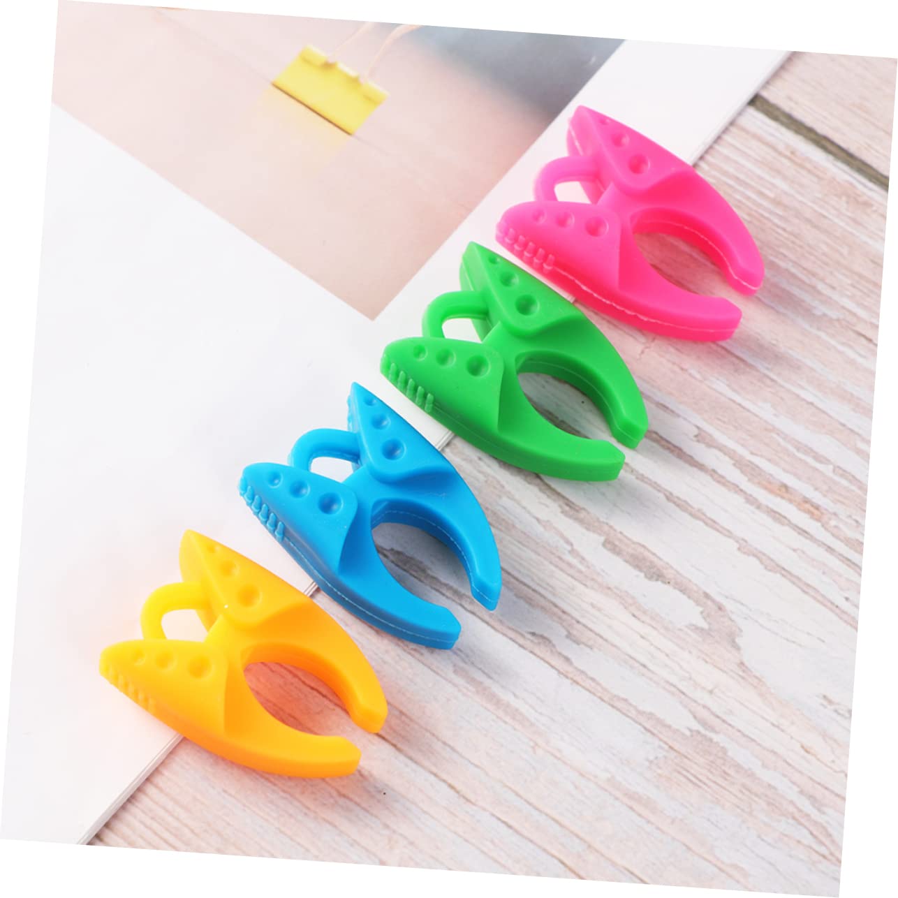 HAPINARY Bobbin Holder Clamp 24pcs Thread Spool Retaining Clips for Sewing Thread Organizer Clip Silicone Material Random